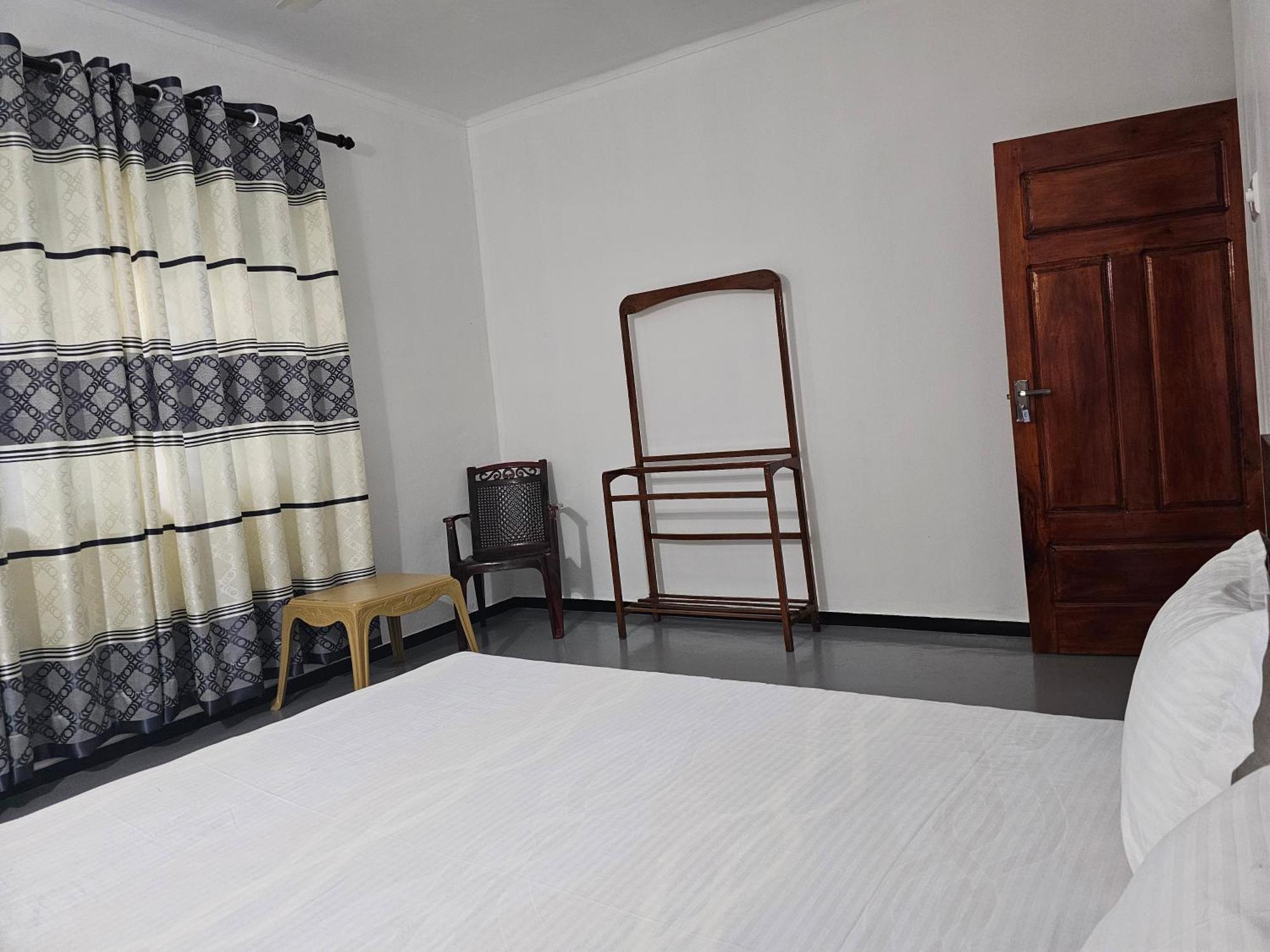 The Lodge Канди Номер фото