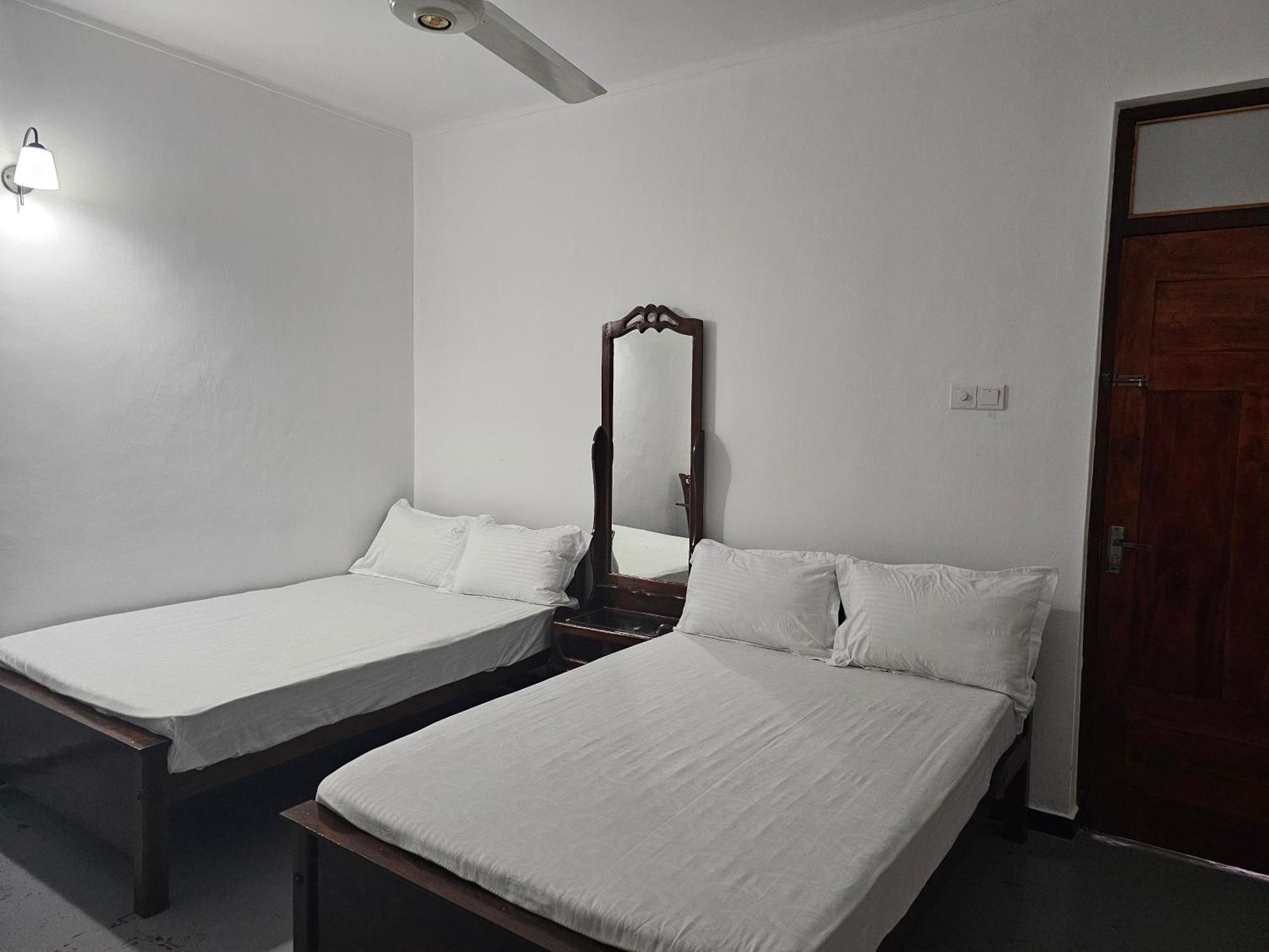 The Lodge Канди Номер фото